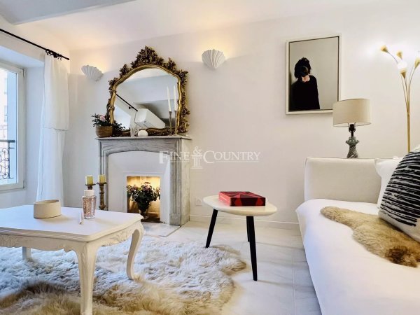 Luxury 3-Bedroom Bourgeois Apartment for Sale in Cannes Banane — photo 1
