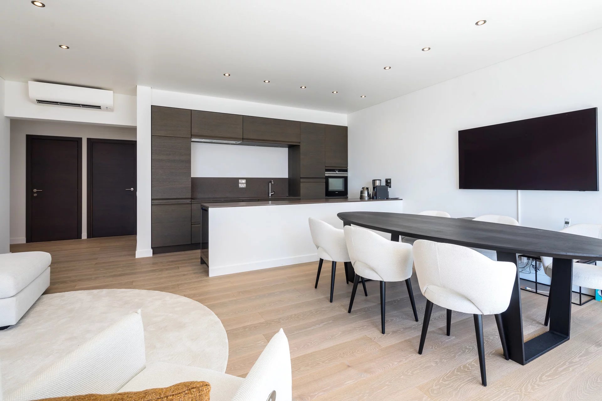 Dining room Wooden floor