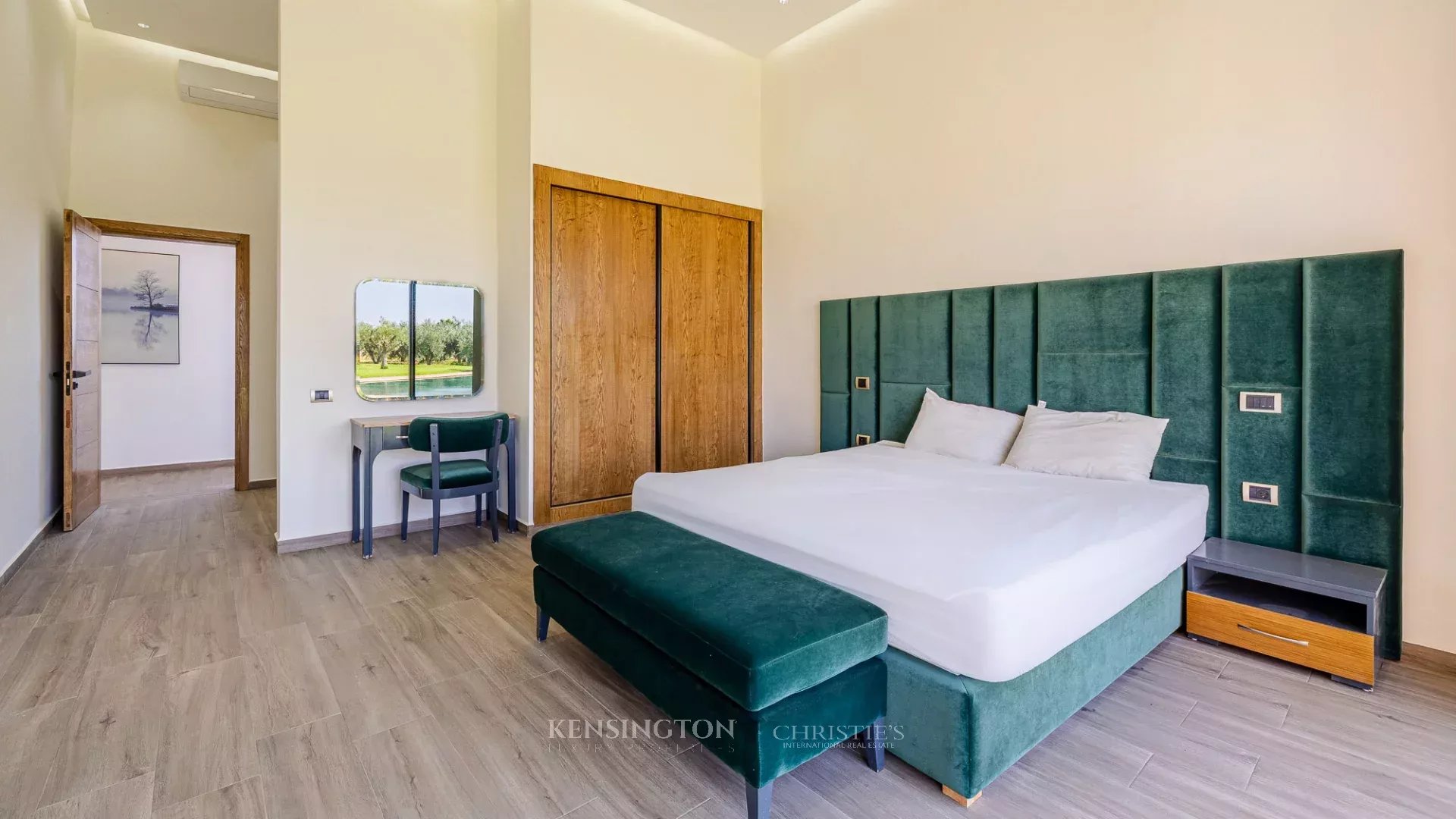 6 Bedroom Villa/Townhouse's Image 12
