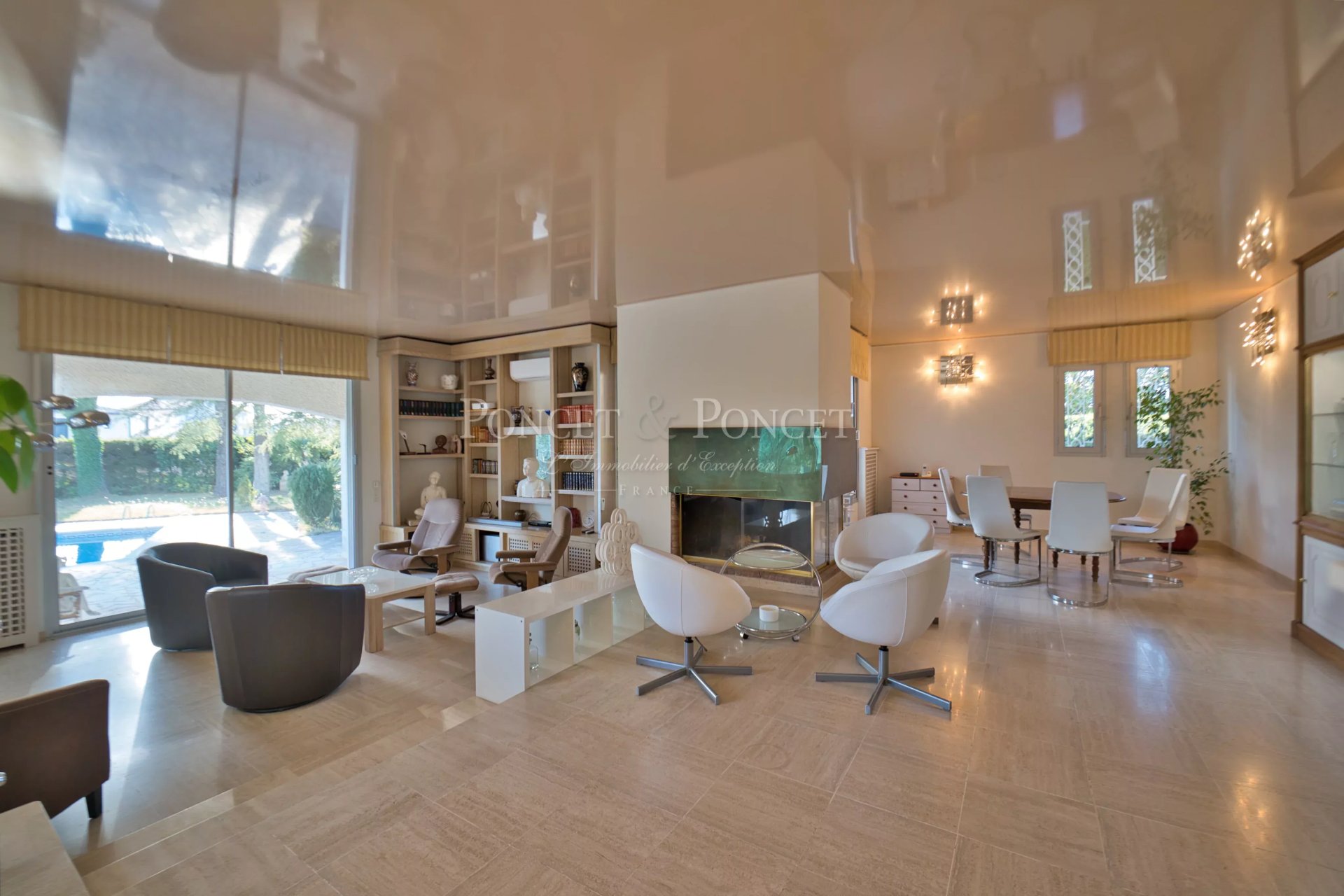 4 Bedroom Villa/Townhouse's Image 5
