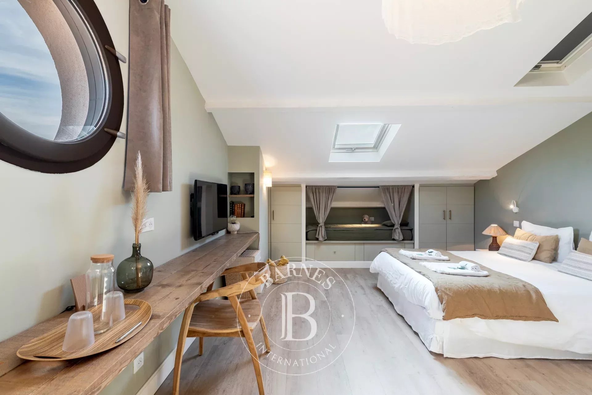 Villa Roquefort-les-Pins - picture 17