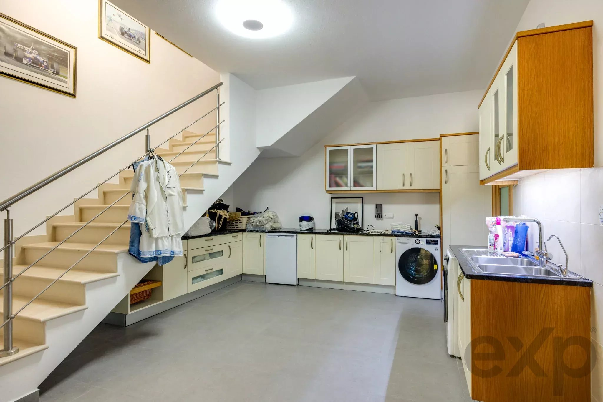 5-Bed American-Style Family Villa with Pool, Between Lagos and Praia da Luz 87053335 image 34