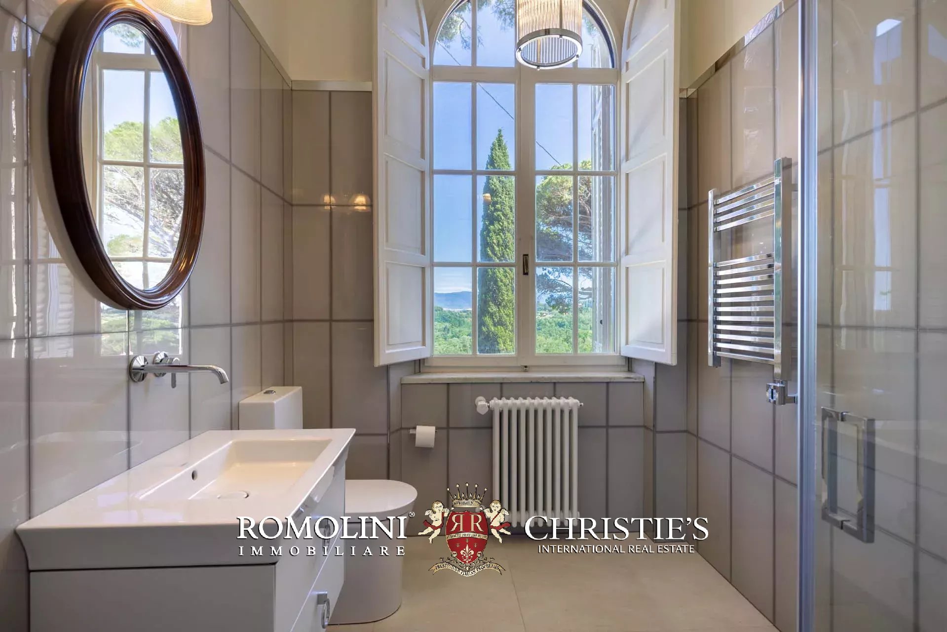 8 Bedroom Villa/Townhouse's Image 49