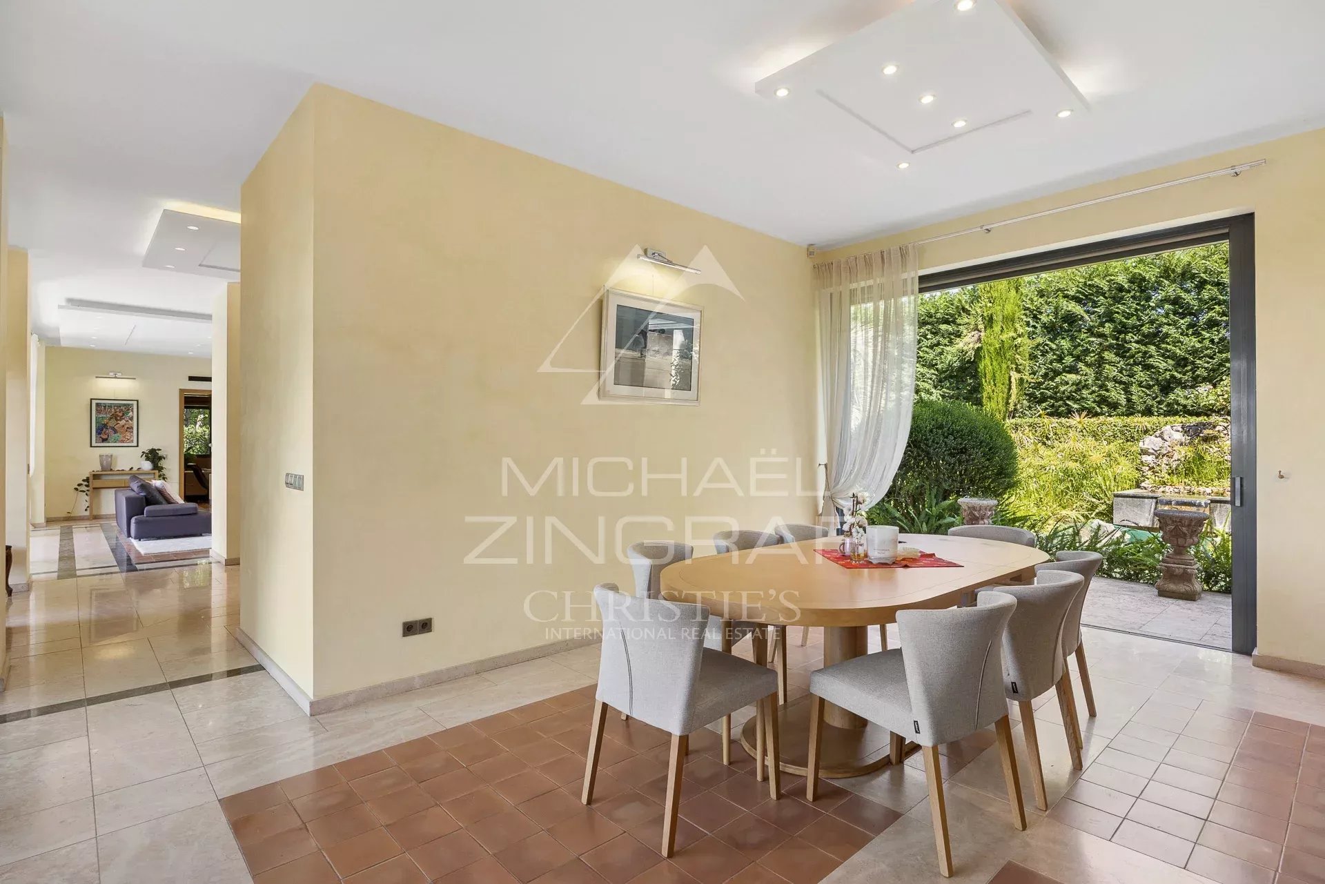 5 Bedroom Villa/Townhouse's Image 25