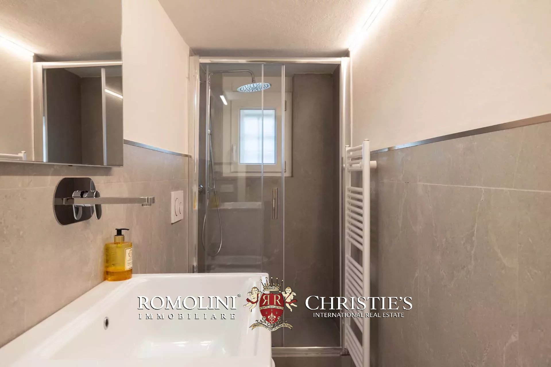 5 Bedroom Villa/Townhouse's Image 34