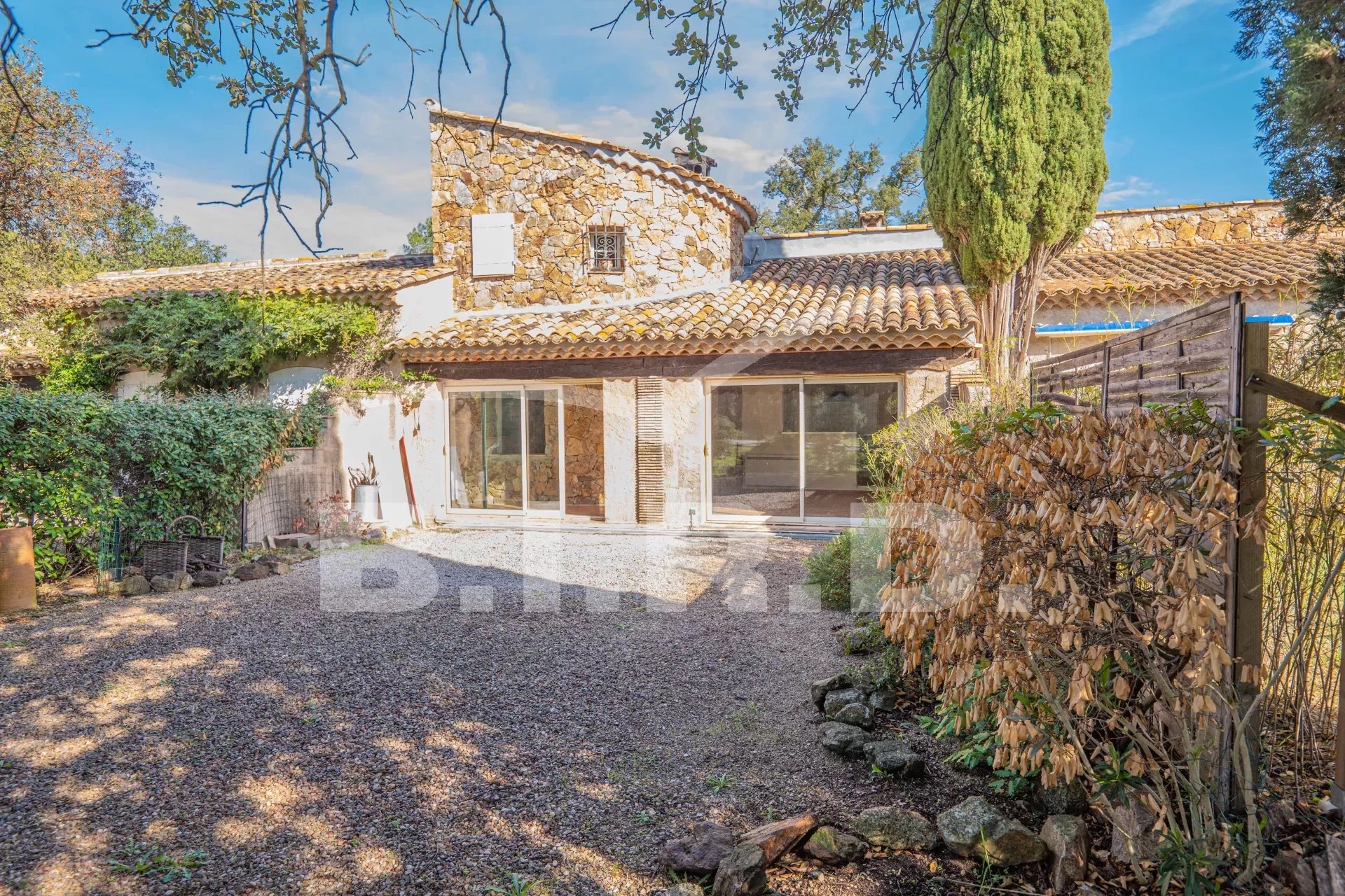 MAISON MITOYENNE AVEC JARDIN