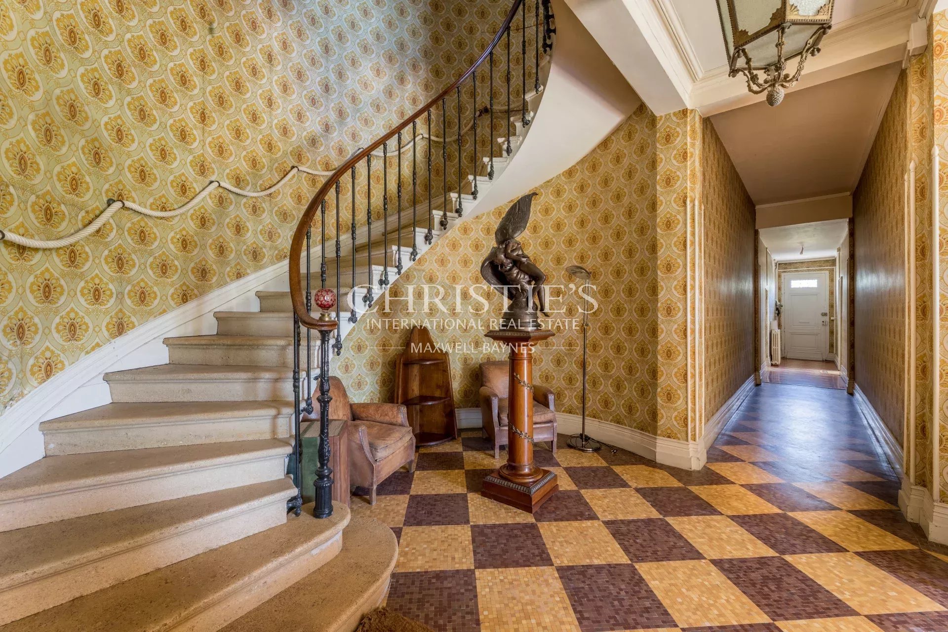 6 Bedroom Chateau's Image 7