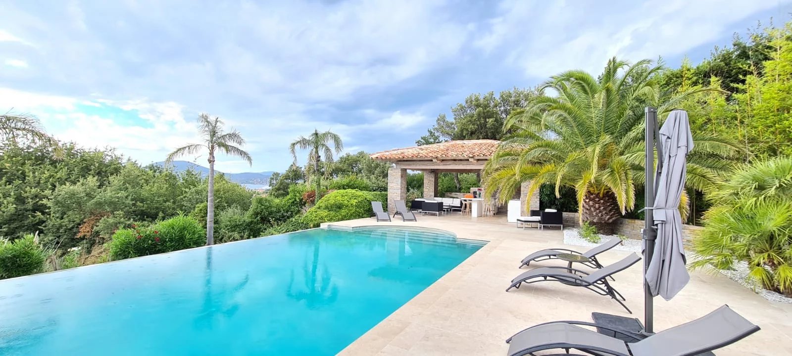 Saint Tropez - Superb Provencal villa with views Beautiful sea, village and hills