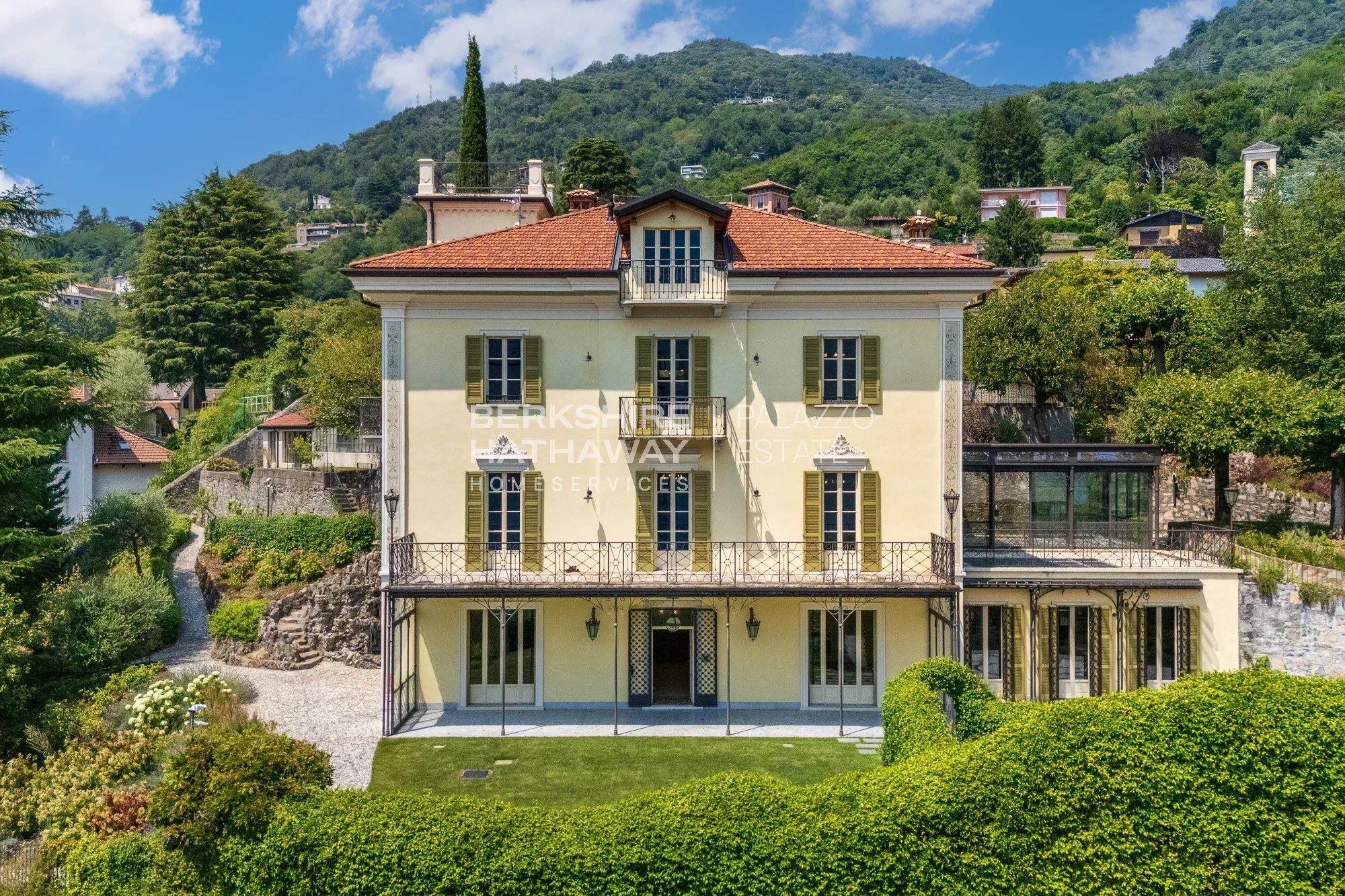 Elegante Dimora Liberty di Rappresentanza con Vista su Villa d’Este a Cernobbio, Lago di Como