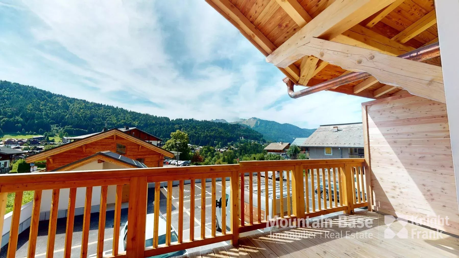 Photo of New 3-bedroom duplex apartment with cabin ideally located