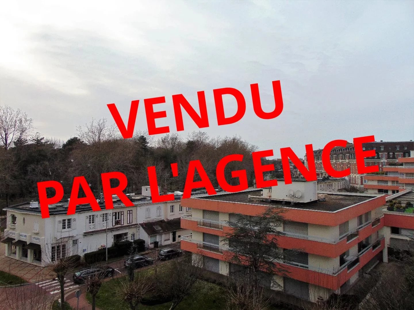 TRIANGLE D'OR - ETAGE ELEVE -APPARTEMENT 3 CHAMBRES AVEC PARKING