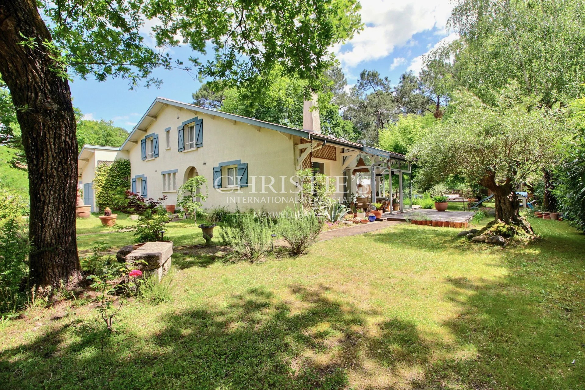 7 Bedroom Villa/Townhouse's Image 16