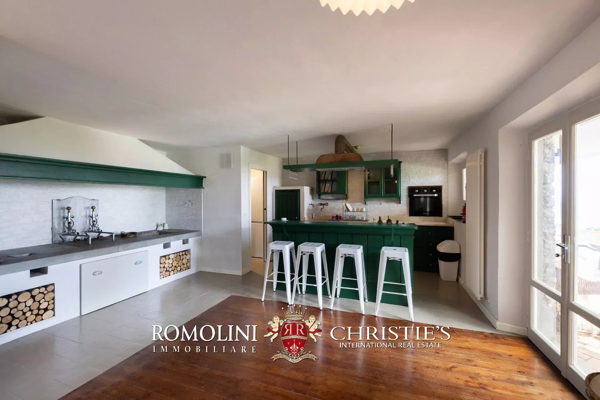 6 Bedroom Villa/Townhouse's Image 35