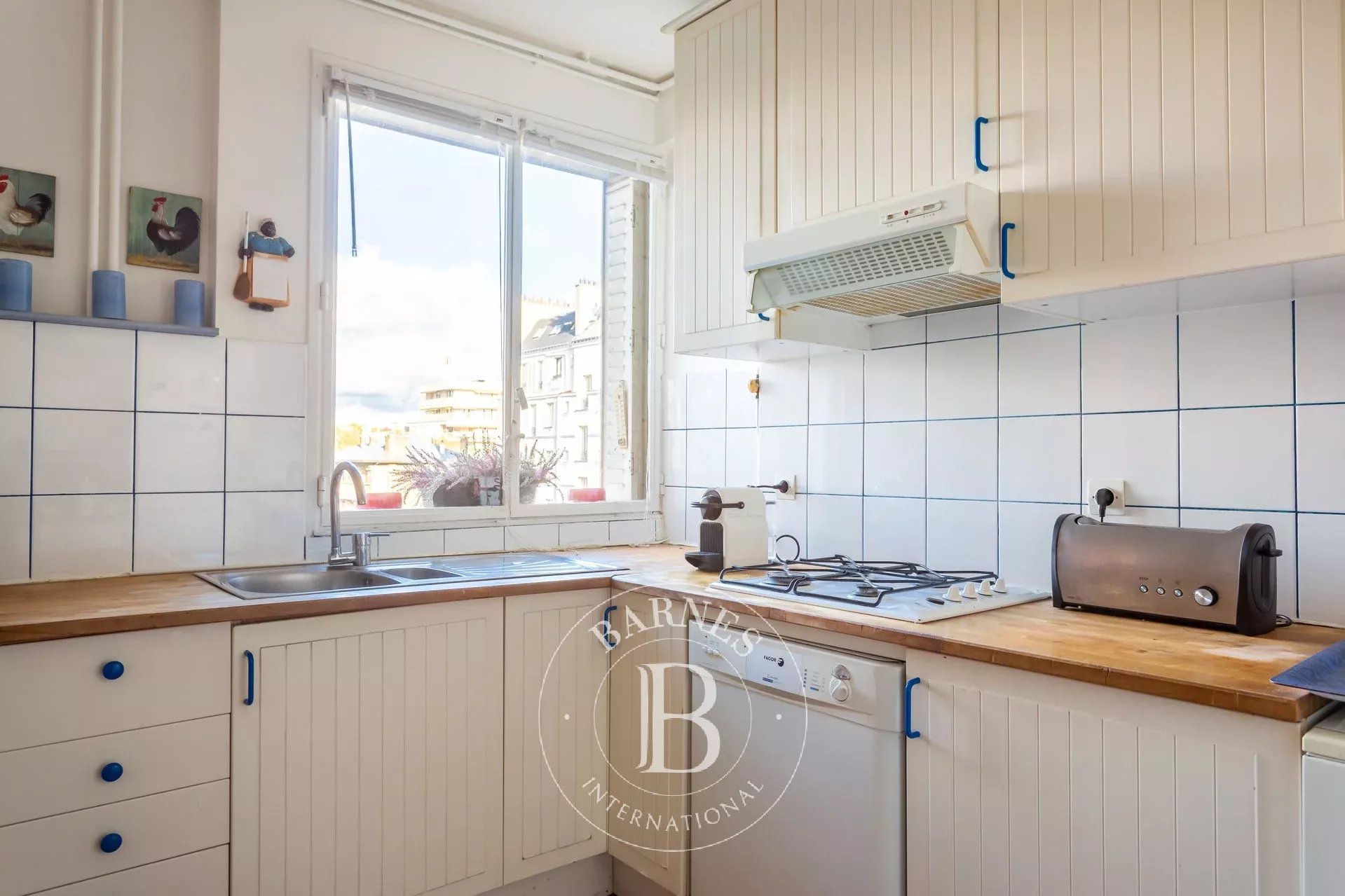 Neuilly-Mairie-Sainte Foy - 4-room apartment - 2 to 3 bedrooms - Upper floor - picture 8