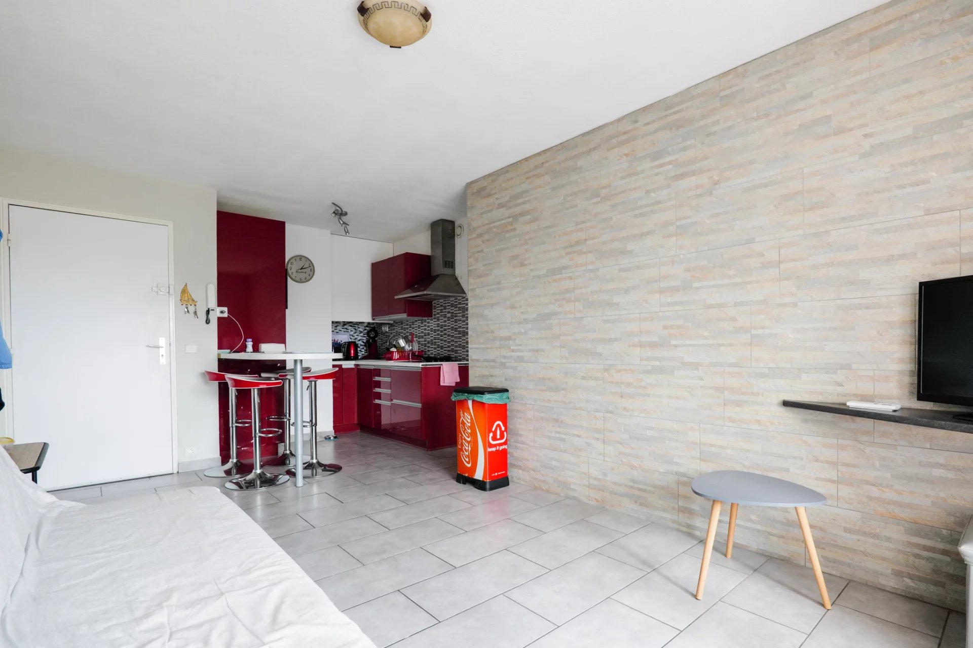 APPARTEMENT AVEC GRANDE TERRASSE