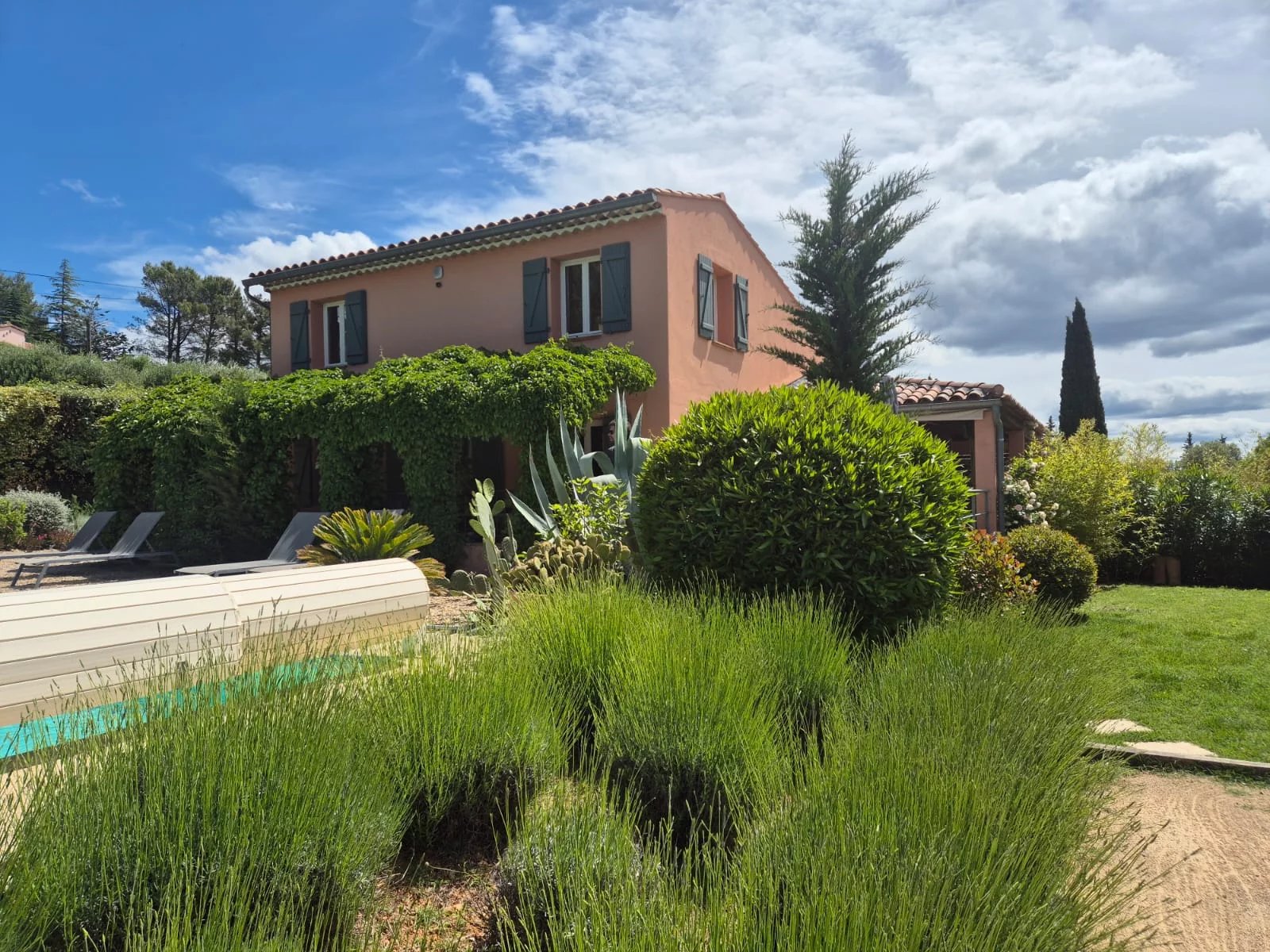 COTIGNAC CHARMING HOUSE WITH INDEPENDANT APARTMENT