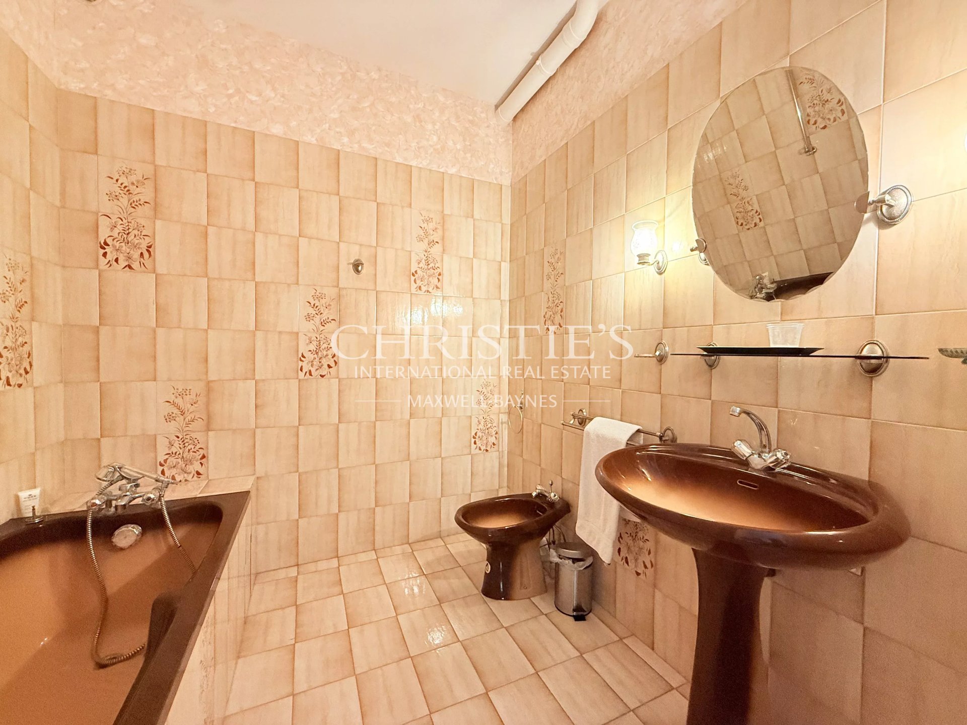 11 Bedroom Villa/Townhouse's Image 22