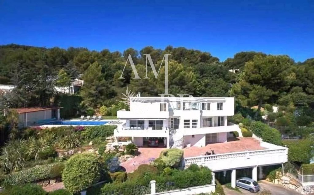 Villa for sale in Vallauris — SECURE PRIVATE ESTATE – EXCEPTIONAL CONTEMPORARY VILLA – PANORAMIC SEA VIEWS FROM EVERY ROOM