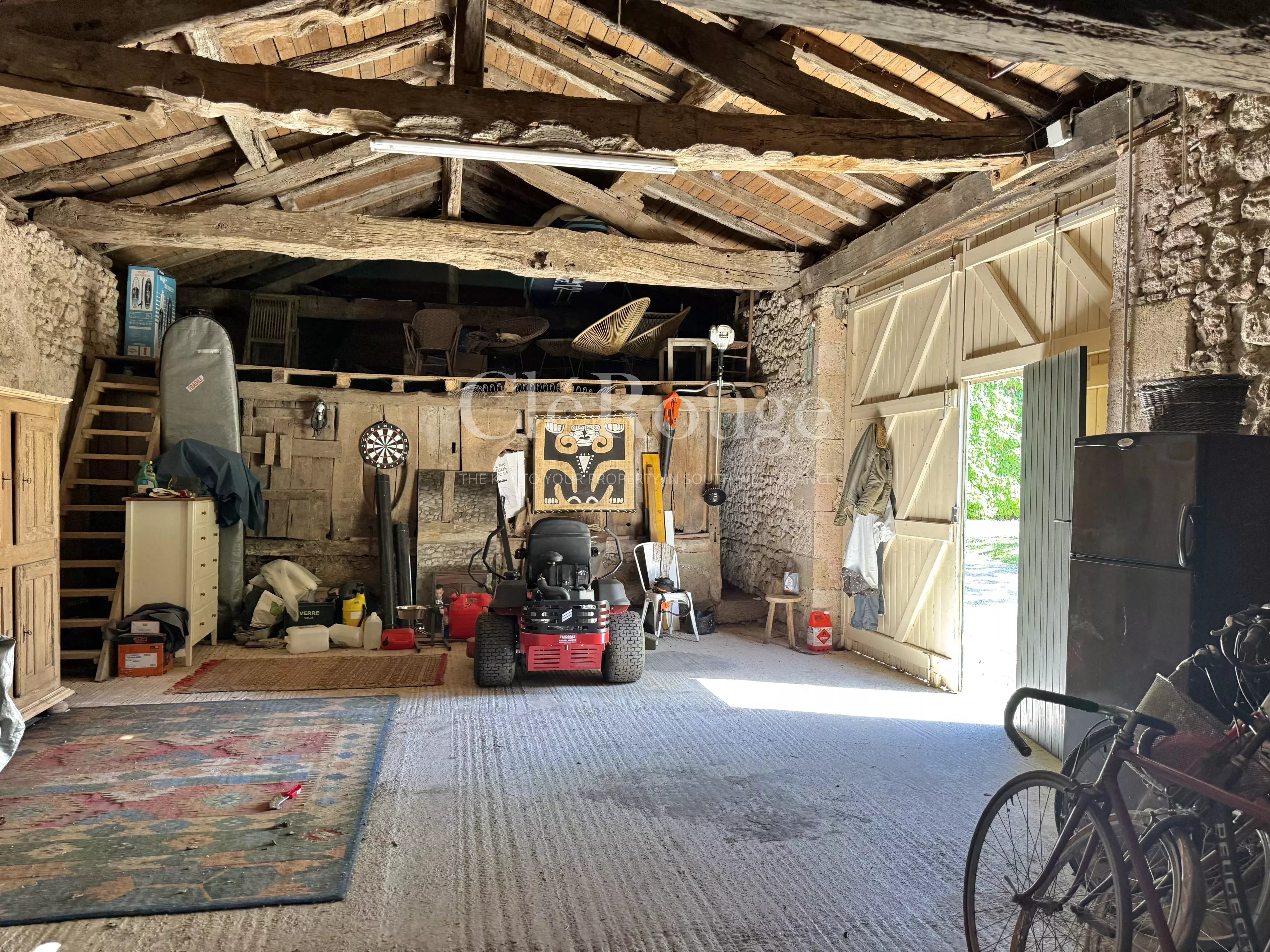 Close to Sainte-Foy-la-Grande – Stunning riverside property on the Dordogne
