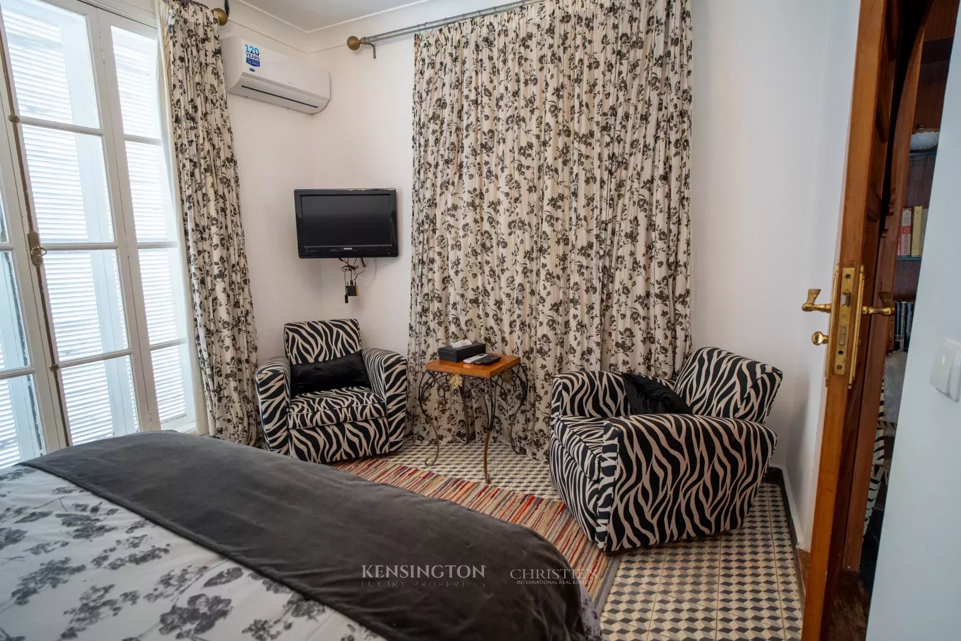 6 Bedroom Villa/Townhouse's Image 12