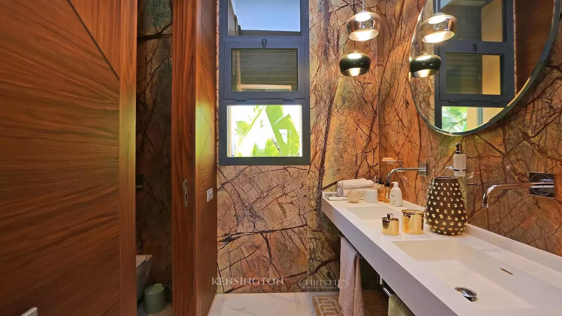 5 Bedroom Villa/Townhouse's Image 21