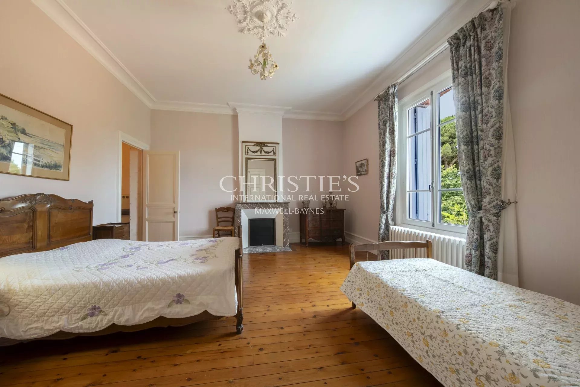 6 Bedroom Villa/Townhouse's Image 22