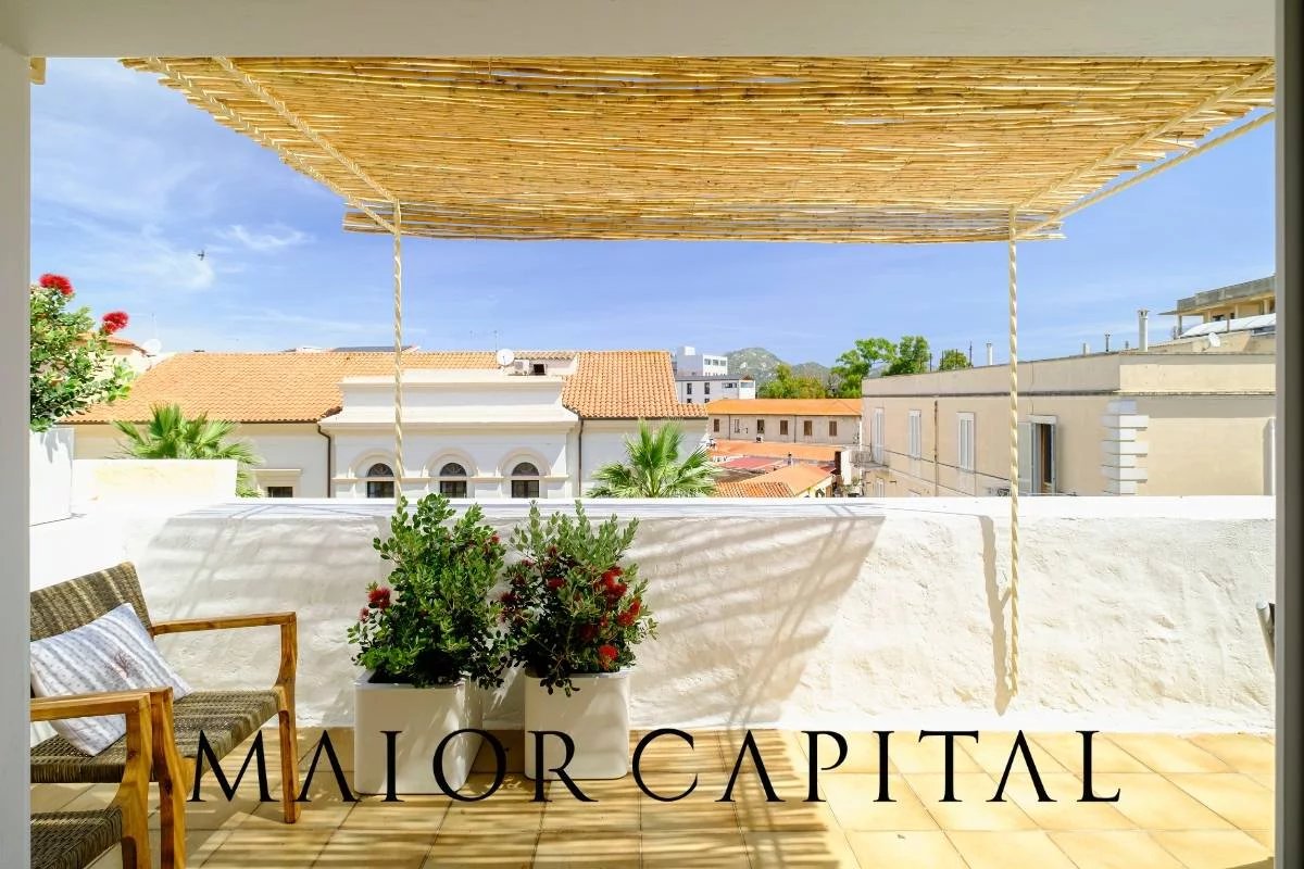 Olbia | Attico di design in palazzina storica