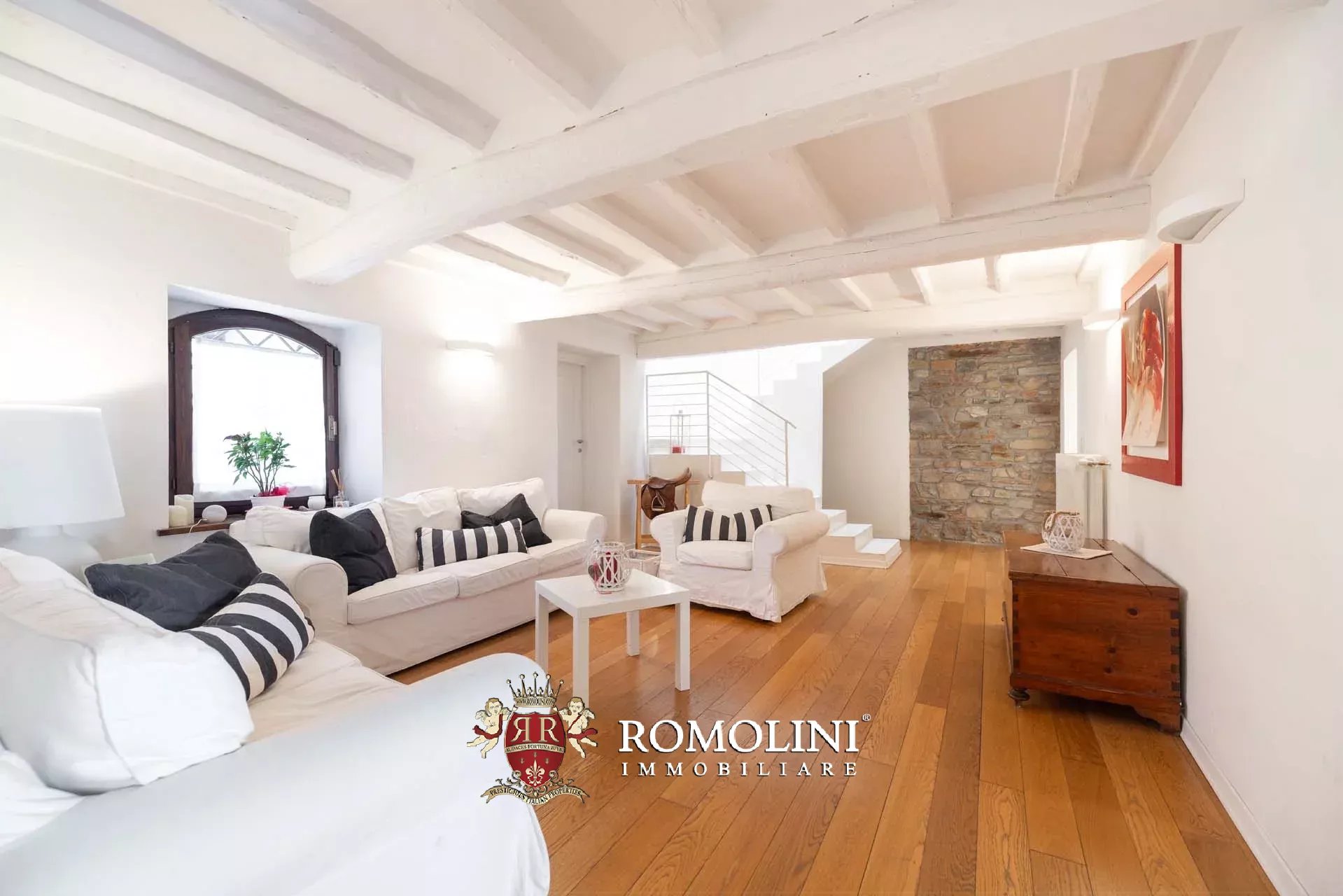 14 Bedroom Vineyard's Image 20