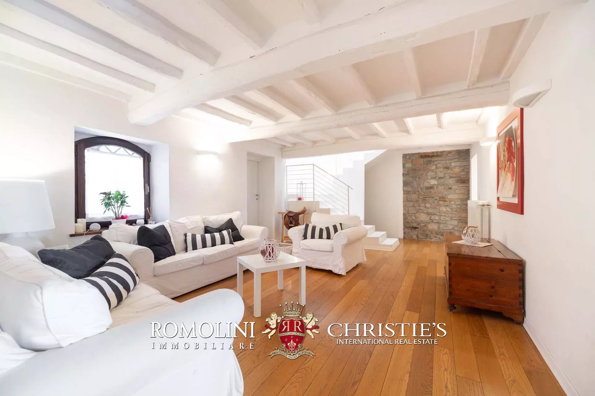 14 Bedroom Villa/Townhouse's Image 19