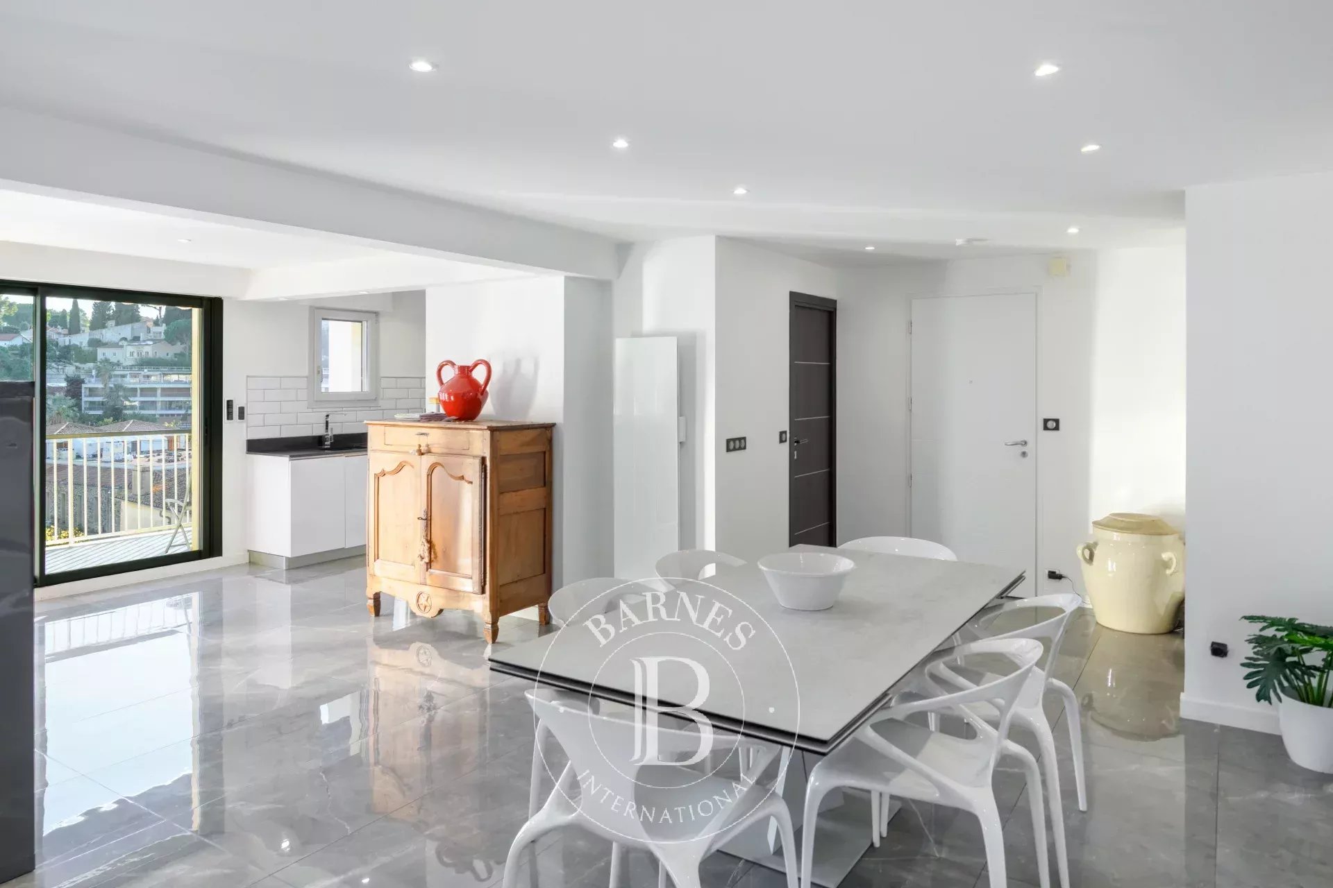 Daire Cassis - picture 7