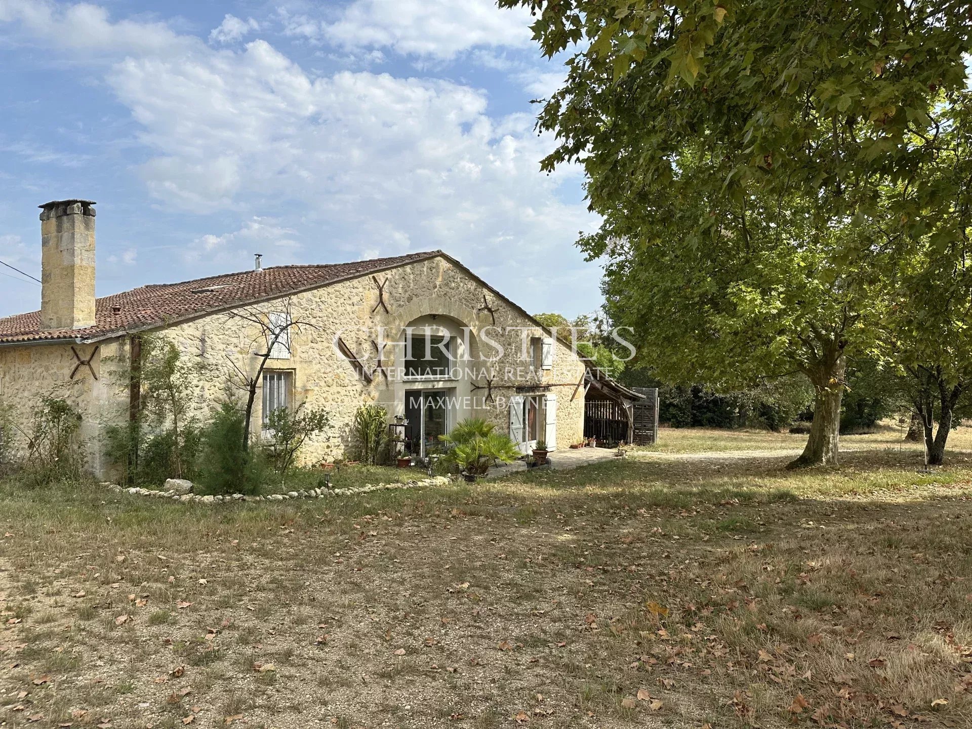 8 Bedroom Vineyard's Image 12