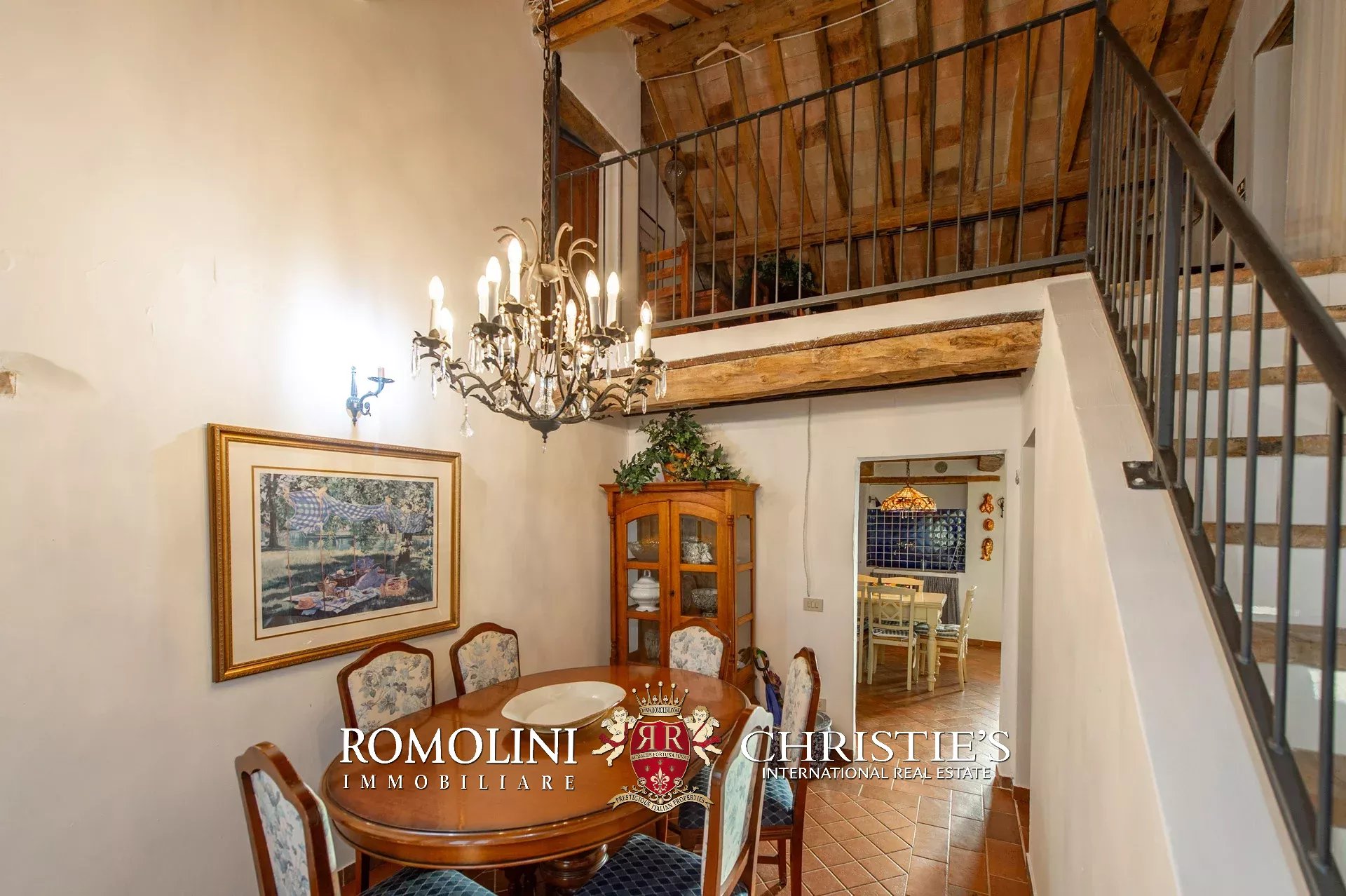 6 Bedroom Villa/Townhouse's Image 9