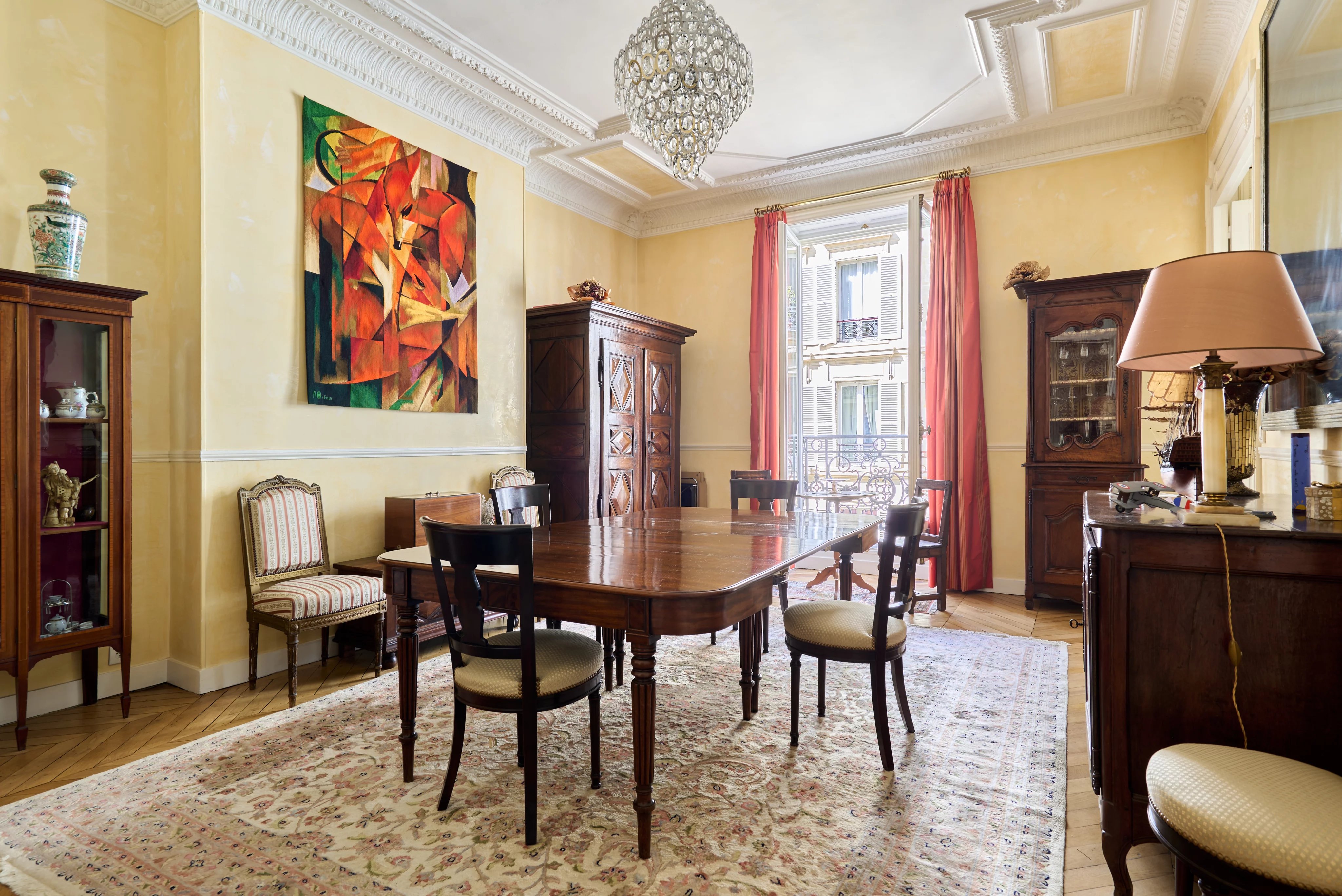 Paris VIIIe– Quartier Europe--Appartement familial et de réception