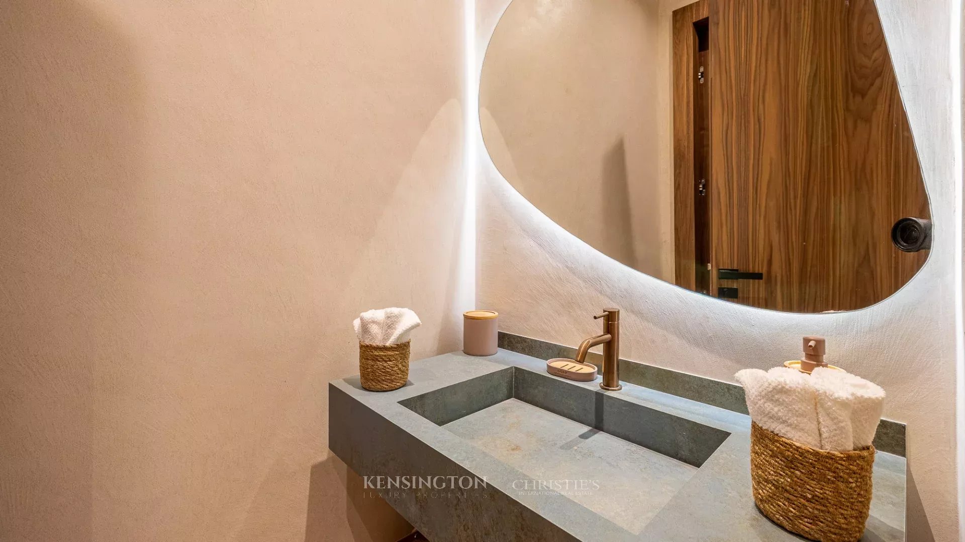 4 Bedroom Villa/Townhouse's Image 14