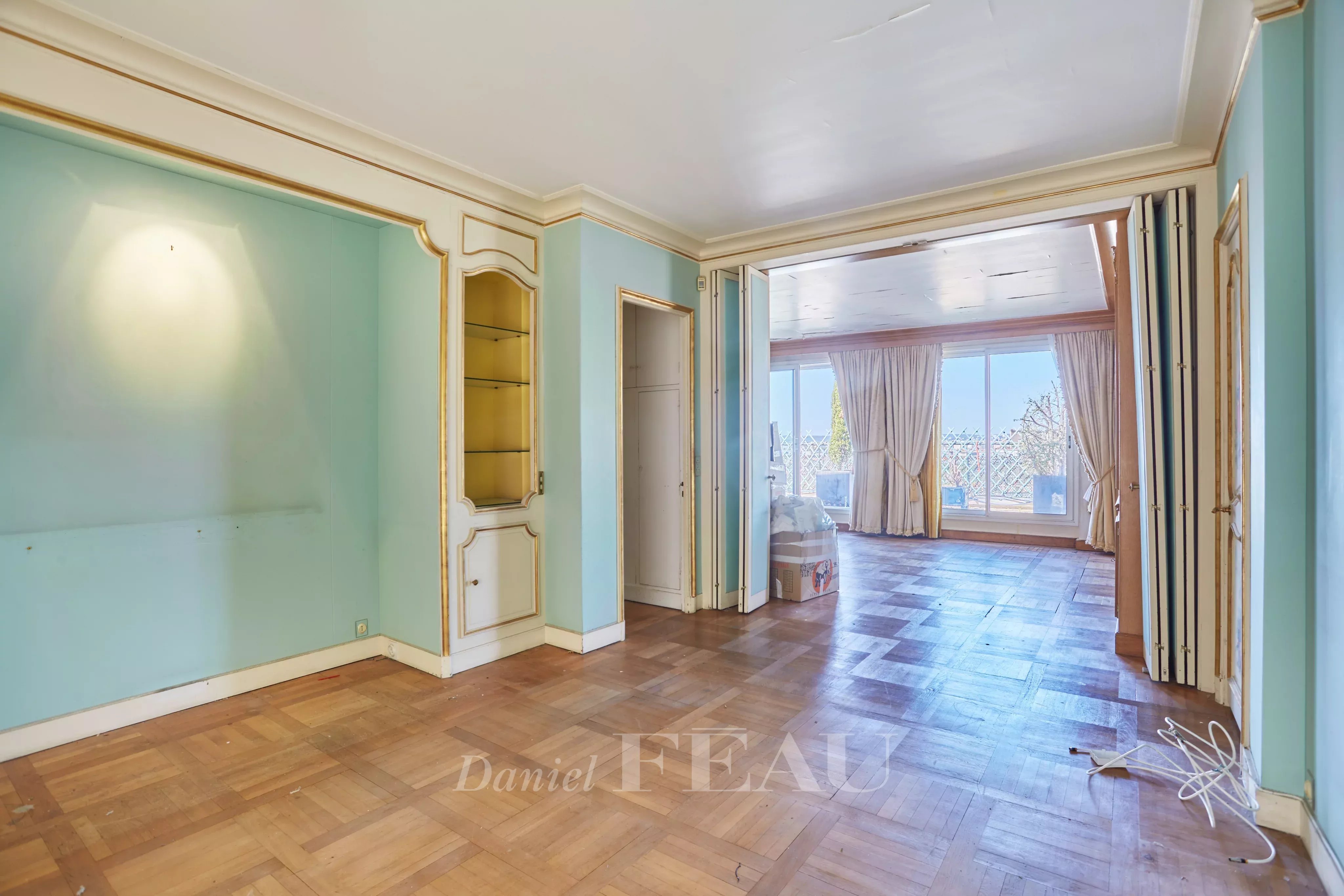 Sale Apartment Paris 16th