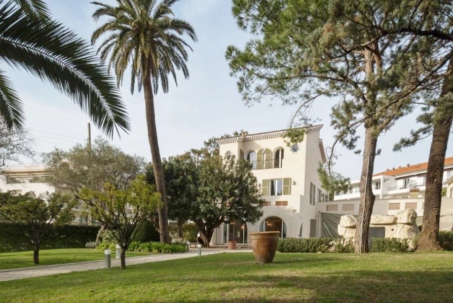 CAP D'ANTIBES-RENOVATED VILLA -  SEASONAL RENTAL