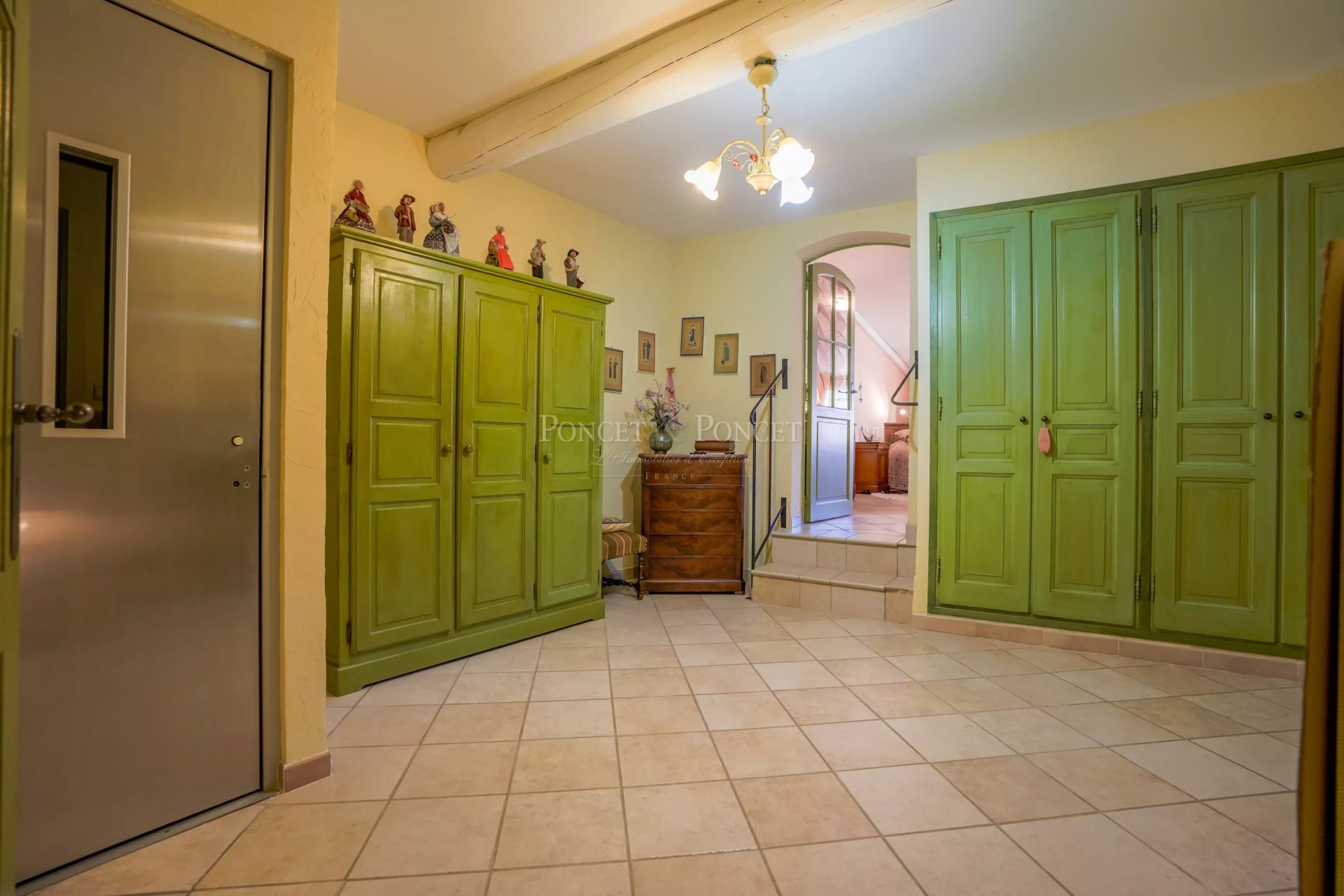 4 Bedroom Villa/Townhouse's Image 8
