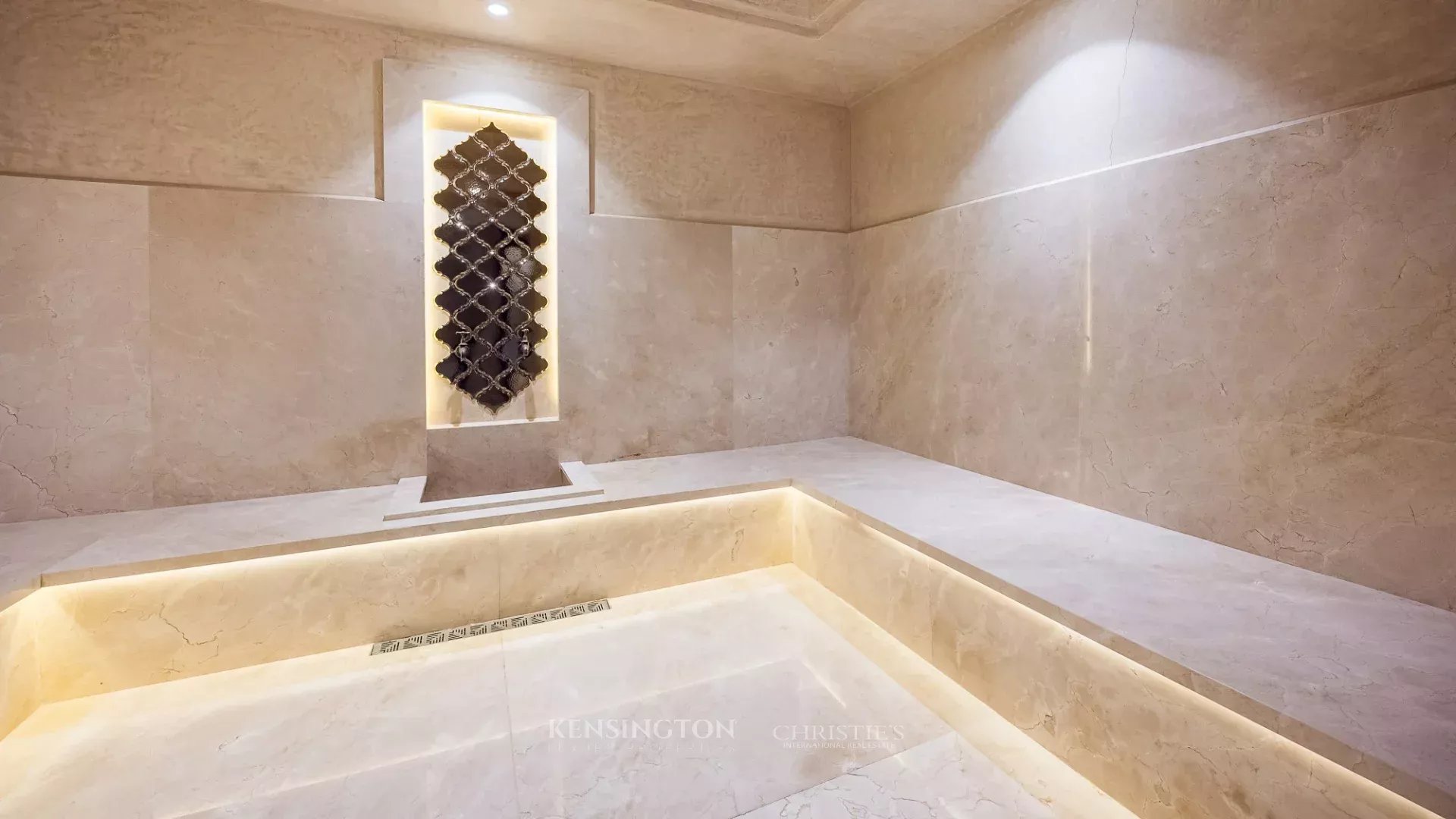 5 Bedroom Villa/Townhouse's Image 8