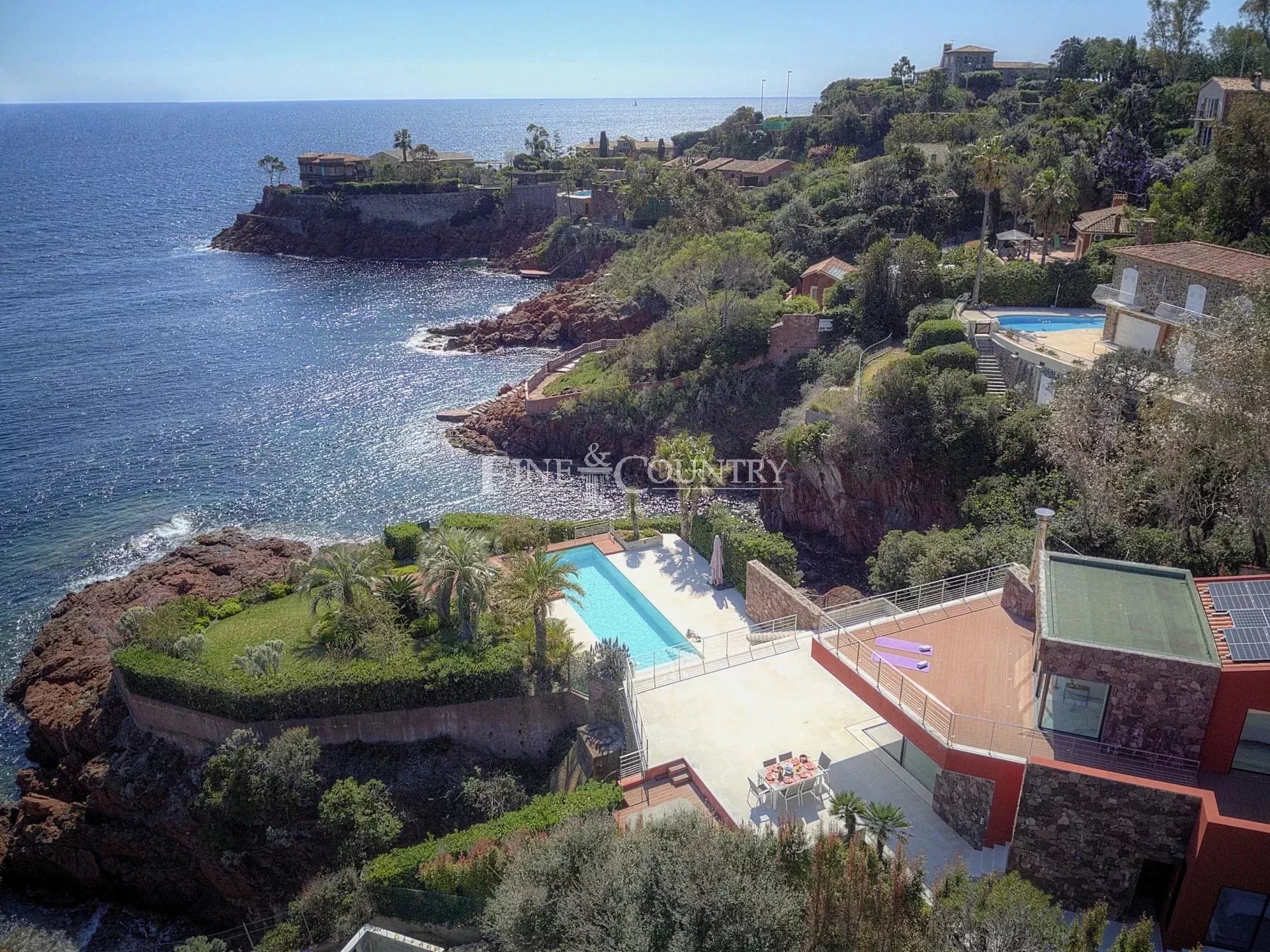 Photo of Seafront Villa for sale in Theoule-sur-Mer