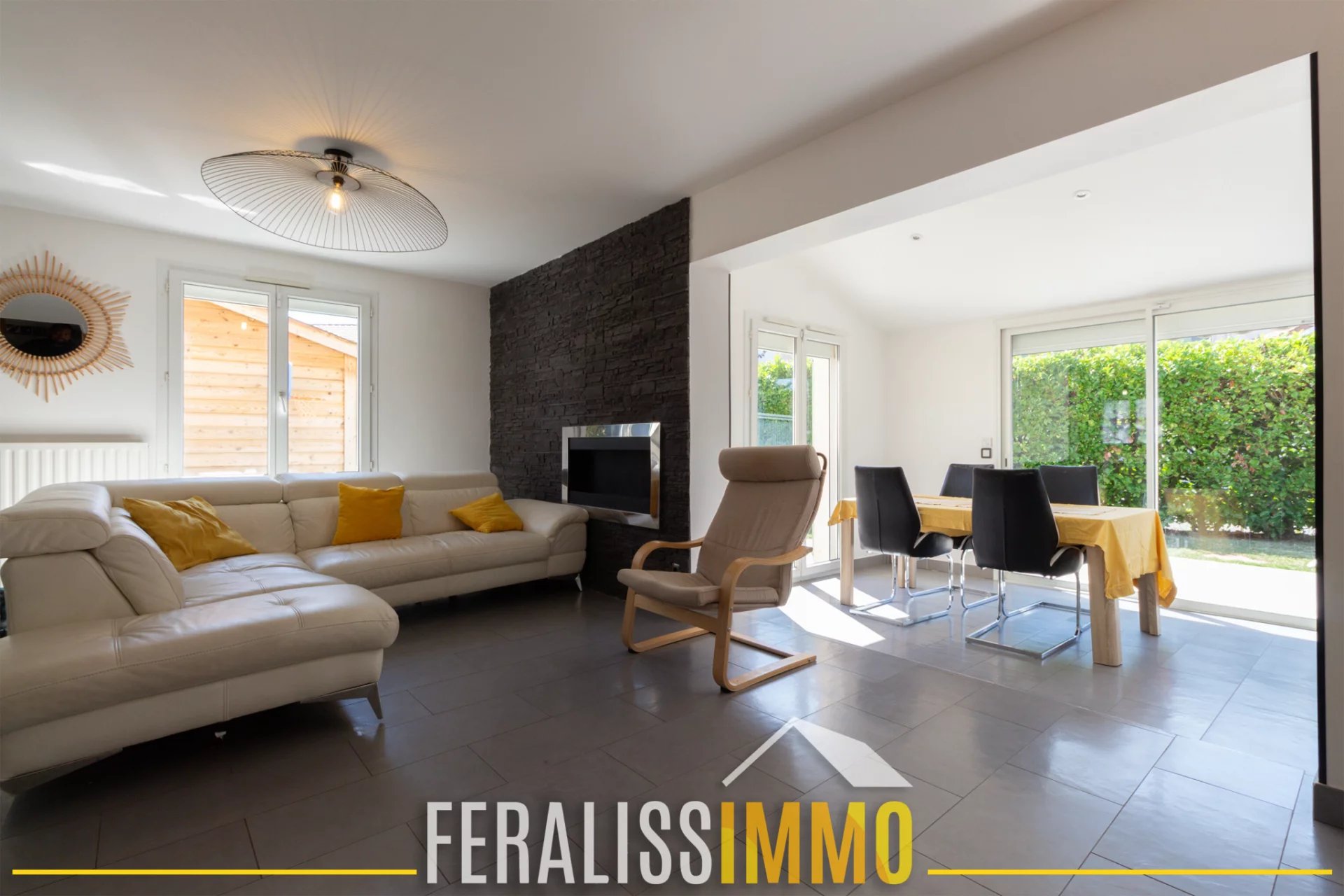 Aucuns travaux à prévoir pour cette jolie maison proche de t