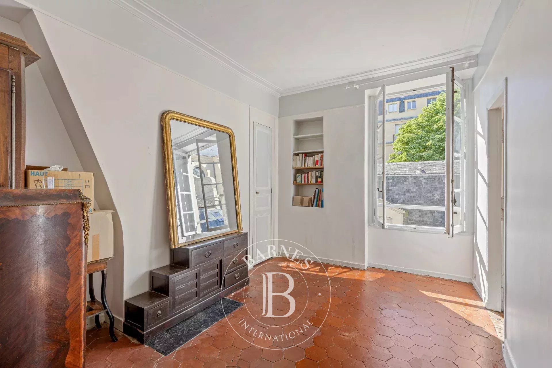 Daire Paris 4ème - picture 5