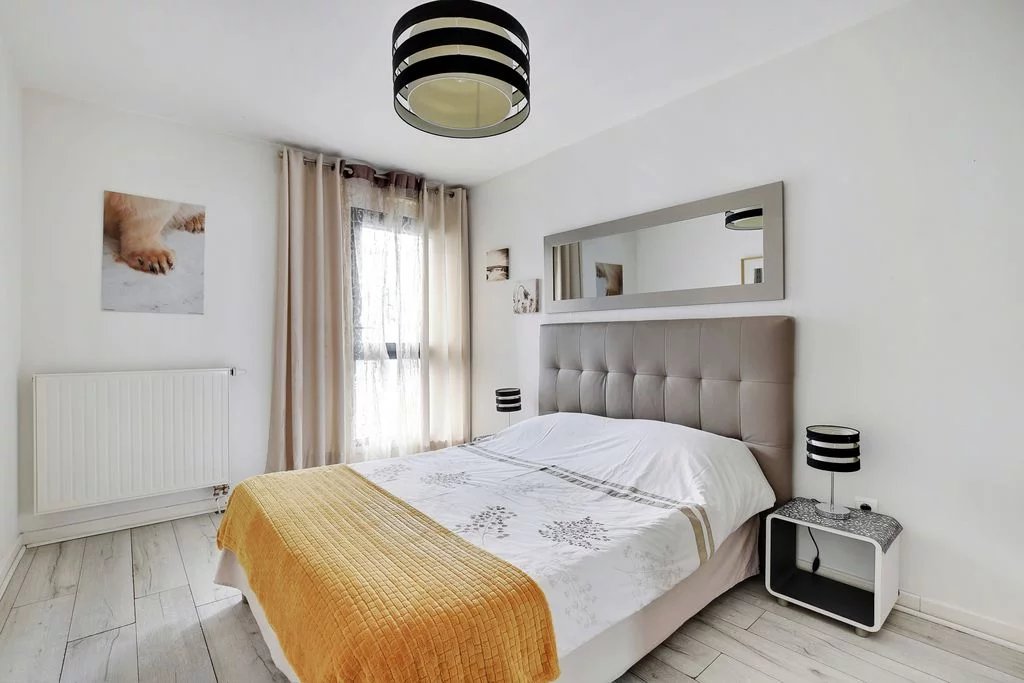 APPARTEMENT - 3 PIECES - VILLAGE RAMEY - 75018 - Image Array