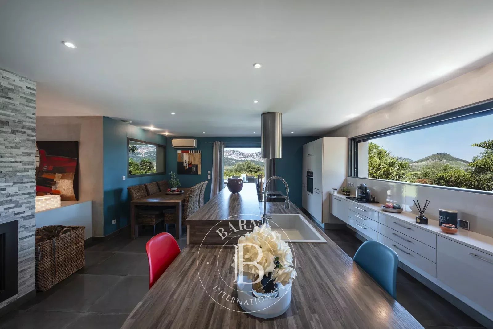 Patrimonio, architect-designed villa, 4 bedrooms, near the beach - picture 19