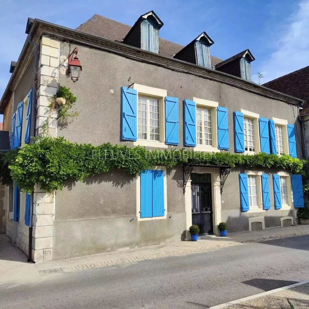 MAISON DE VILLE AU COEUR DE NAVARRENX