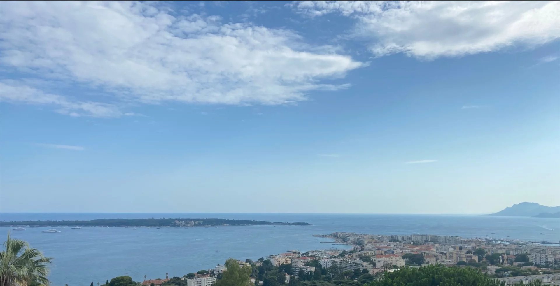 CANNES CALIFORNIE - OFF MARKET