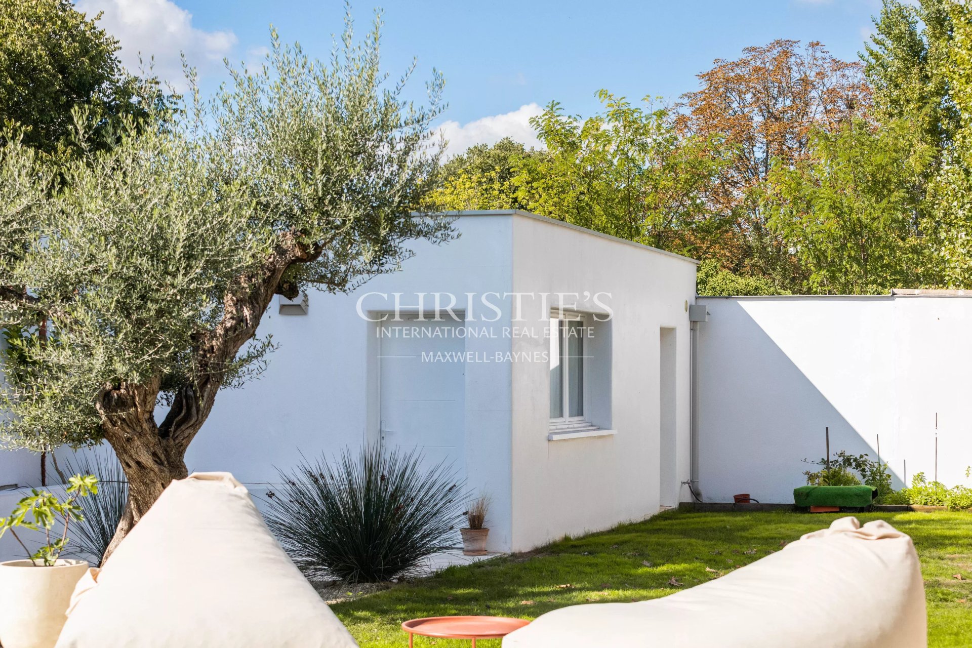 4 Bedroom Villa/Townhouse's Image 8