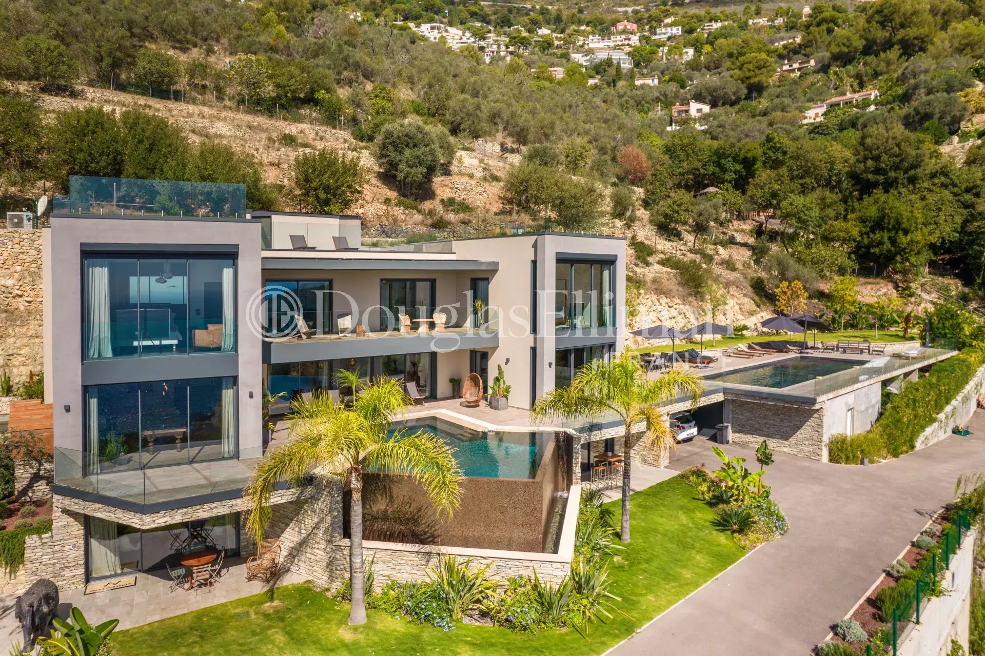 EZE – Luxurious contemporary villa with panoramic seaview - Picture n°2