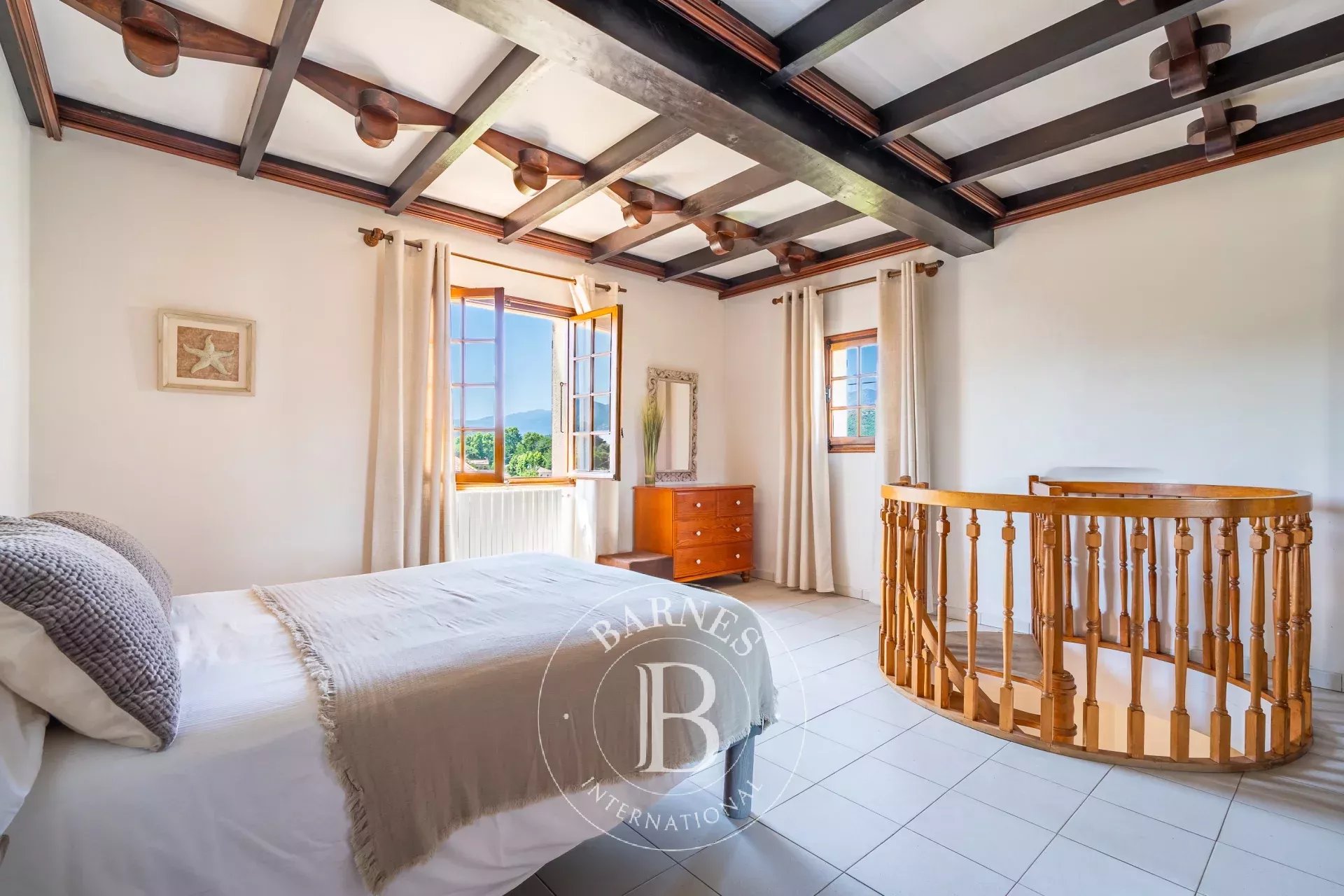 Saint-Florent, 5 bedrooms, town center
