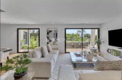 Hedendaagse Luxe Villa in Le Cannet met Uitzicht op Zee — photo 7 of 7