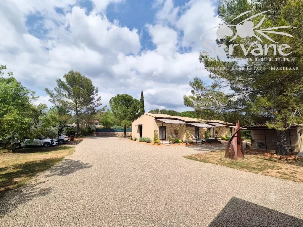 Villa and 4 gites in Cotignac, unique layout with pool house and pool